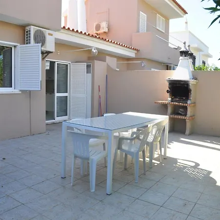 Horacio Is Located Near The Center Of Villa *