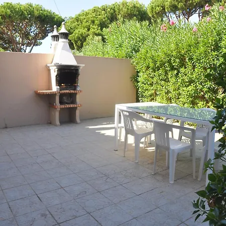 Horacio Is Located Near The Center Of Villa