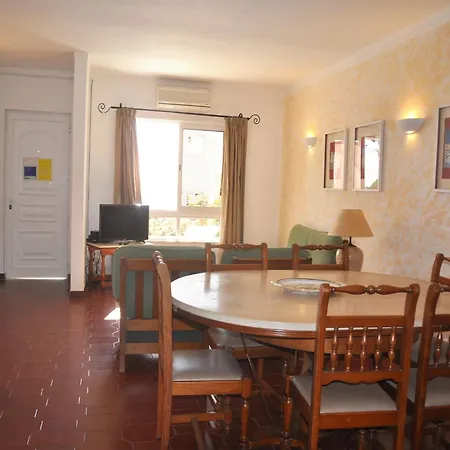Villa Horacio Is Located Near The Center Of Vilamoura